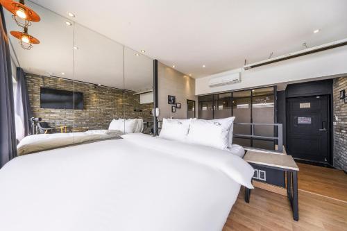 Kuchyň nebo kuchyňský kout v ubytování JK Hotel