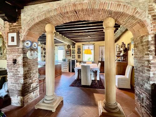 Ruang duduk di La Casa di Francesca tra le Colline di Lucca in Toscana
