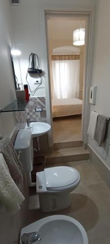 Et badeværelse på le antiche mura-rooms-private toilet