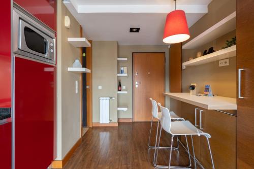 Host Wise - Bright Fresh Flat with Garage - Marquês