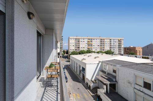 Host Wise - Bright Fresh Flat with Garage - Marquês