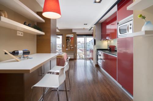 Host Wise - Bright Fresh Flat with Garage - Marquês