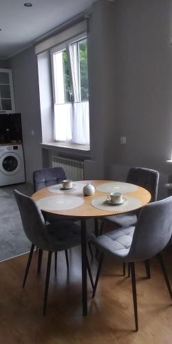 Η κουζίνα ή μικρή κουζίνα στο Apartament pod czwórką