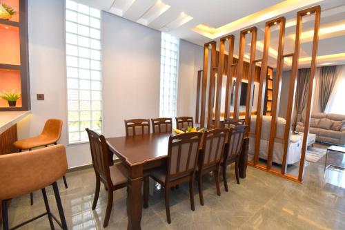Ruang duduk di Supreme Villa