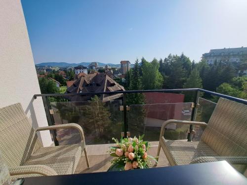 Un balcon sau o terasă la Apartman Tamjanika LUX