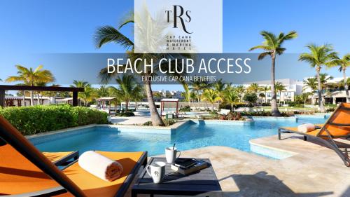 vista para uma piscina no resort de Clubagogues na praia em TRS Cap Cana Waterfront & Marina Hotel - Adults Only - All Inclusive em Punta Cana
