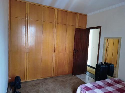 Gambar di galeri bagi Rua Ipanema 2 Quarto Garagem-Praia clube di Uberlândia