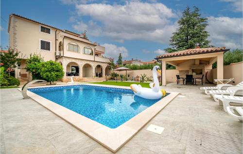 Stunning Apartment In Medulin With Wifi