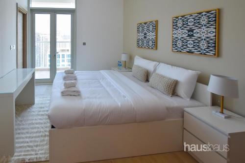 Postel nebo postele na pokoji v ubytování Marina view apartment