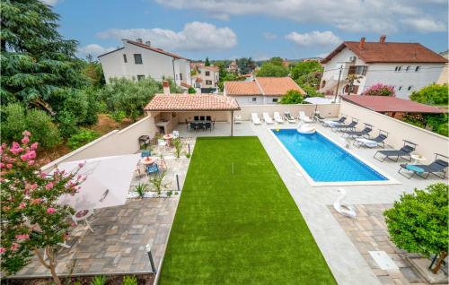 Stunning Apartment In Medulin With Wifi