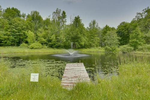 Pet-Friendly Poconos Abode - Pool, Pond and Fire Pit – Photos 2