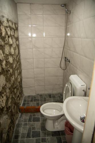 Koupelna v ubytování Etno selo skala