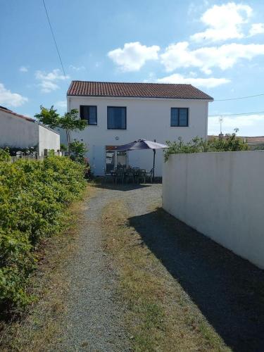 Photo de la galerie de l'établissement MAISON 140 M2 PROCHE PLAGE, à Saint-Hilaire-de-Riez