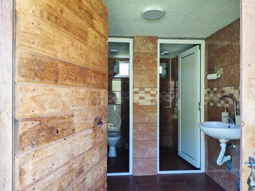 Koupelna v ubytování Etno vodenica Ćirović - Ethno Watermill