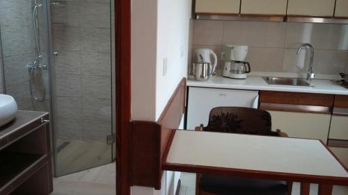 Apartments by the sea Palit, Rab - 15794