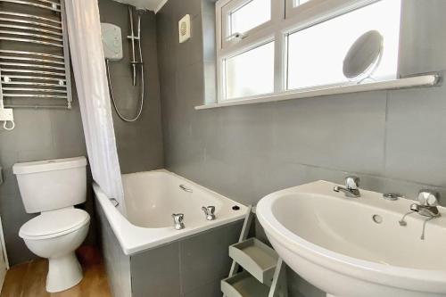 Bilik mandi di Stable Cottage