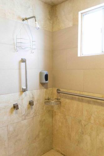 Un baño de Suites Apodaca