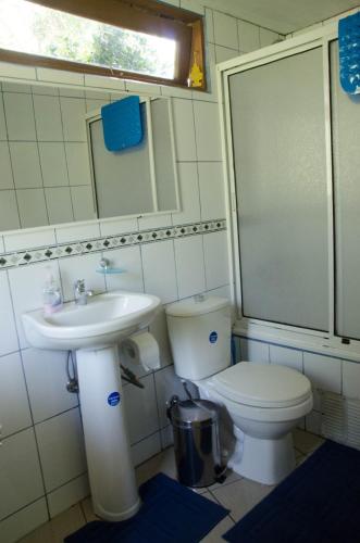 Bilik mandi di Cabañas Vistas al Rio