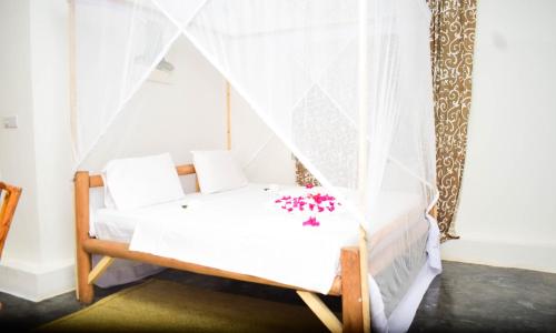 Gambar di galeri bagi Uhuru Hotel & Restaurant di Nungwi