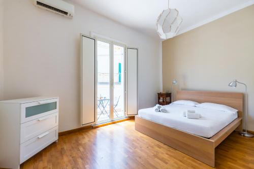 Chiaia Relax on pedastrian Area
