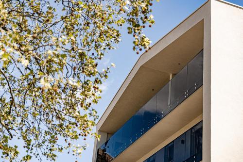 an external view of a building at Schenna Chalet - Apt Dora in Schenna