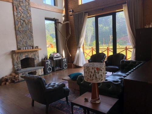 Χώρος καθιστικού στο LAAN Retreat-DaLat