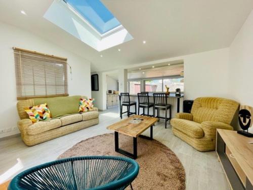 Maison rénovée T2 50m² - 4 pers - Proche côte sauvage - Jardin - Parking - Quartier calme - FR-1-478-260