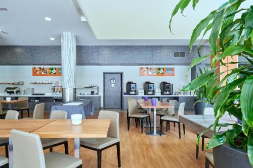 Restaurant ou autre lieu de restauration dans l'établissement Holiday Inn Express Strasbourg Centre by IHG