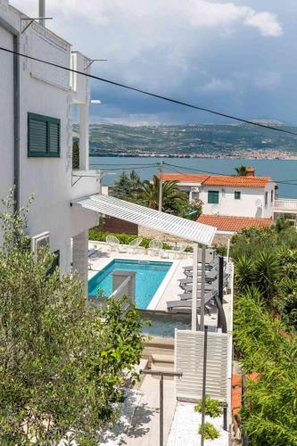 Apartment in Arbanija with sea view, terrace, air conditioning, WiFi 5139-2