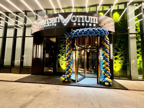 Zdjęcie z galerii obiektu Viva beach Apartments in Alliance palace w mieście Batumi