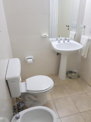 Phòng tắm tại Jazzy-Habitación en Dpto Compartido