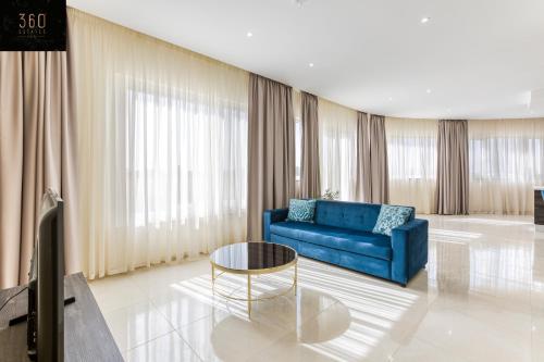 Posezení v ubytování Luxury beautiful penthouse with amazing views & AC by 360 Estates