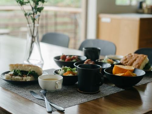 Makanan di atau berdekatan apartmen