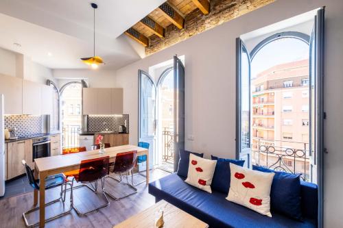 BrightHouse with Warm and Friendly Vibes