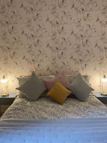 West London stunning garden flat - period features photo 8
