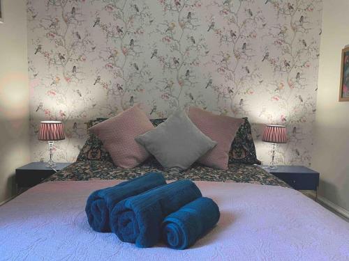 West London stunning garden flat - period features photo 13