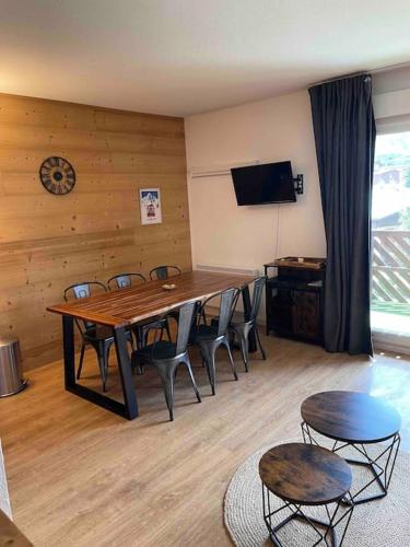 App 4-6 pers avec 1 place garage 100m pistes plein centre