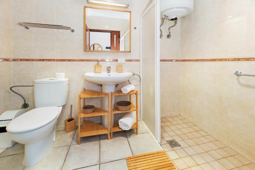 Et badeværelse på Lanzahost Casa Christina