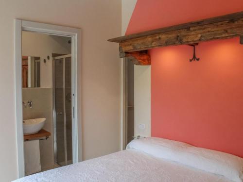 A bathroom at Apartment in Casola near Torre di Casola