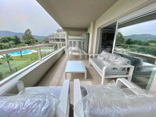 Балкон или терраса в La Cala Golf - Luxury 3bed apartment - First line golf view