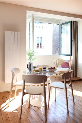 Χώρος καθιστικού στο Villa Adèle, Bow-Window vue Mer - Appt 02