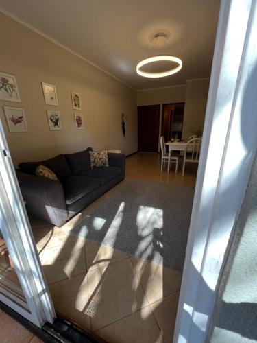 Et opholdsområde på Flora Apartments