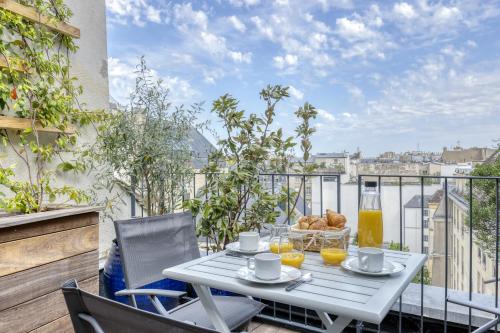 Luxury Penthouse with A/C Terrace & View-Le Marais