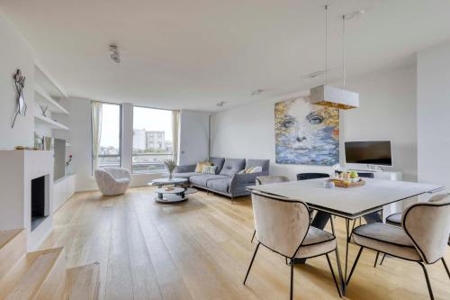 Luxury Penthouse with A/C Terrace & View-Le Marais