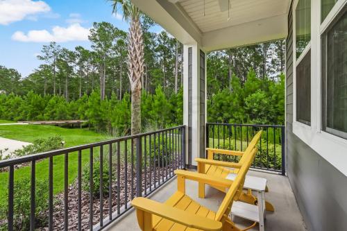 Balkoni atau teres di 632 Palmetto Place - Wildlight home