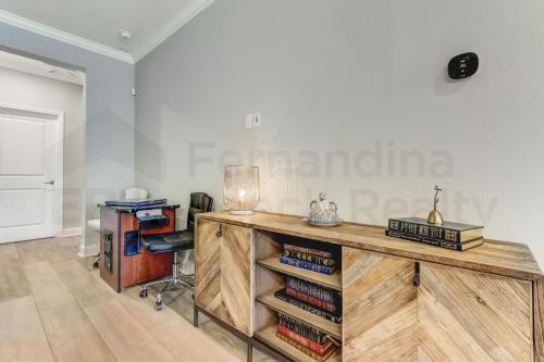 Η κουζίνα ή μικρή κουζίνα στο 632 Palmetto Place - Wildlight home