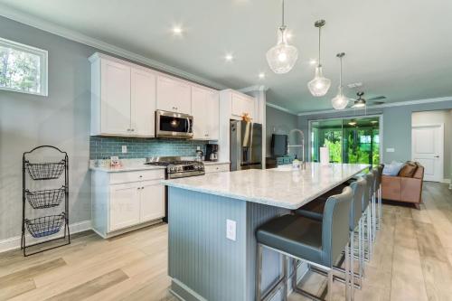 Η κουζίνα ή μικρή κουζίνα στο 632 Palmetto Place - Wildlight home