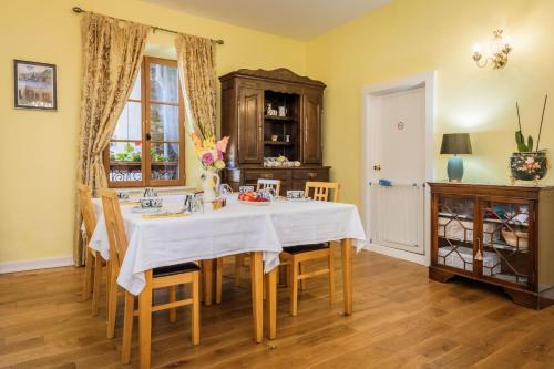 Ségur-le-ChâteauにあるLa Ruche Chambres d'hôtesのギャラリーの写真