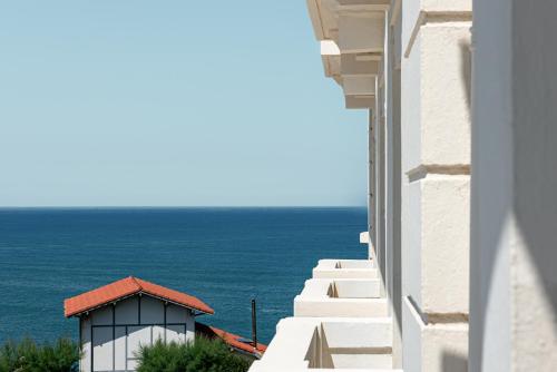 Nespecifikovaný výhled na moře nebo výhled na moře při pohledu z hotelu