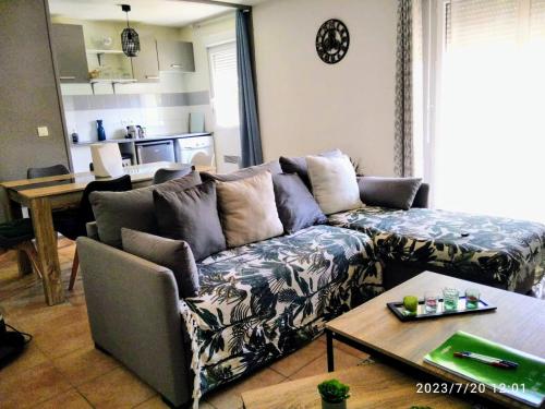 Kuchyň nebo kuchyňský kout v ubytování Appart Douillet